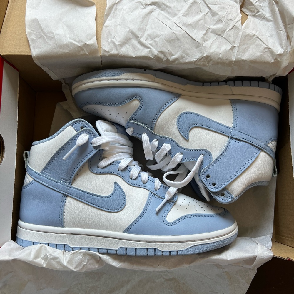 Excellent condition Nike Dunk High size 6 white/Aluminum